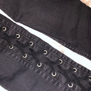 Lace up hm jeans 🤘🏼